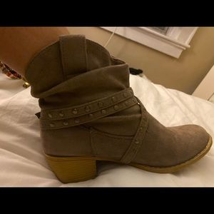 Ankle boots